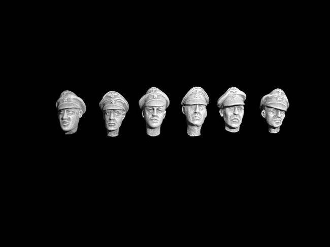 S2KF017 - German WWII head set 2. In officers caps